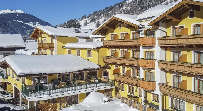 Hotel Oberwirt - nahe an Saalbach und Zell am See, Viehhofen Sommercard - Image 1
