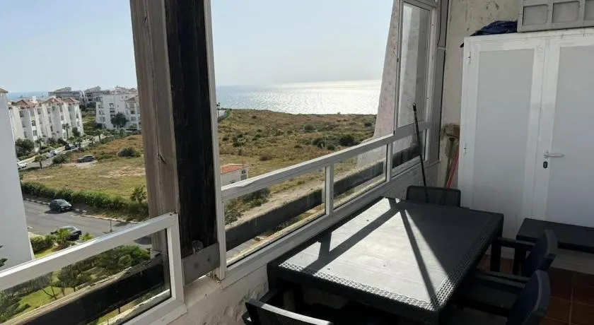 Apartment with sea view - Image 1