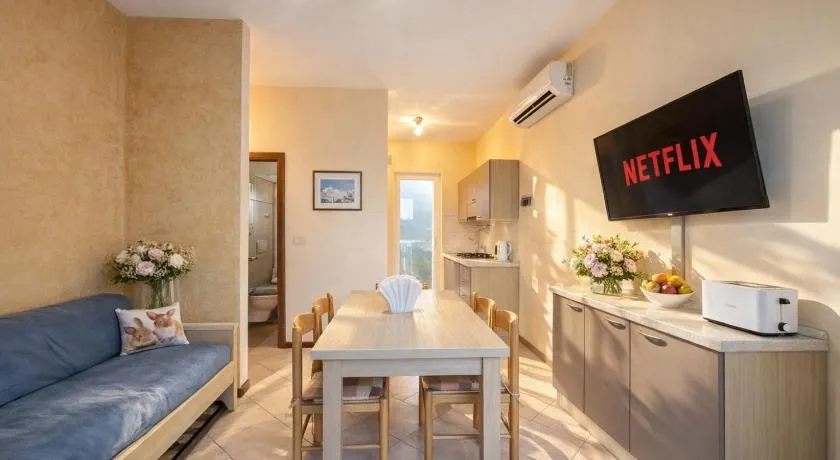 Al Mare residence - Image 1
