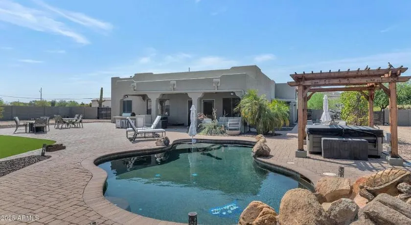 Alanamari Desert Estate, Pool, Spa, Casita-2 homes in one! - Image 1