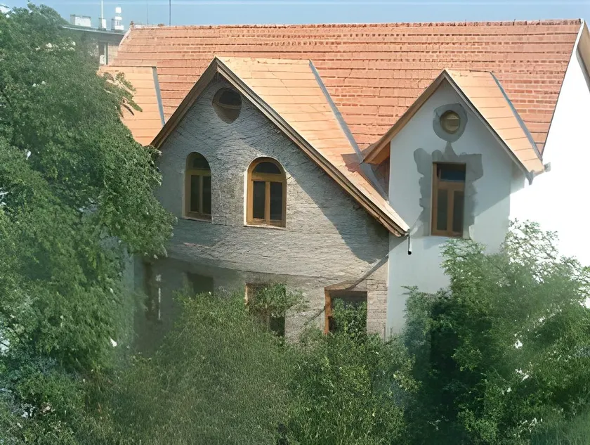 Hungaria Guesthouse - Image 1