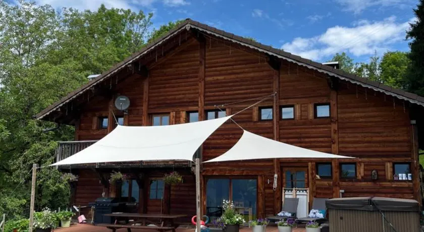 Chalet Le Pery - Image 1