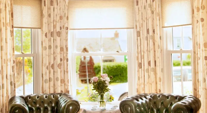 Burford Lodge Guest House - Image 1