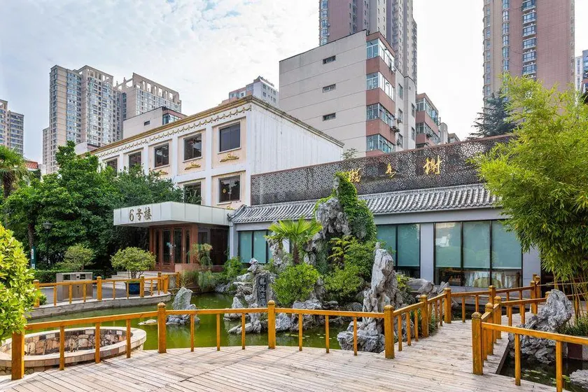 Songshan Hotel - Image 1