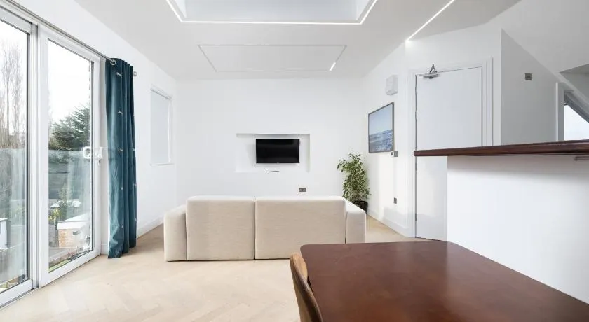 Harrow Boutique Suites - Image 1