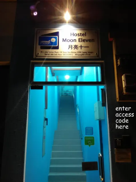 Moon Eleven Hostel Near Klia & Klia2 - Image 1