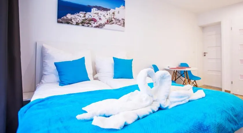Adonis Apartments - Image 1