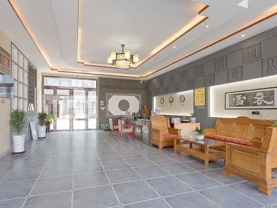 Linjianglou Hotel - Image 1