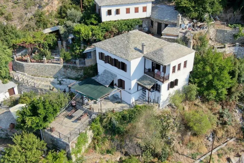 Apostolias Mansion in Makrinitsa - Image 1