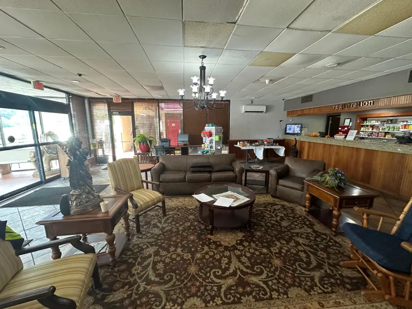 Hotel Red Rose - Image 1