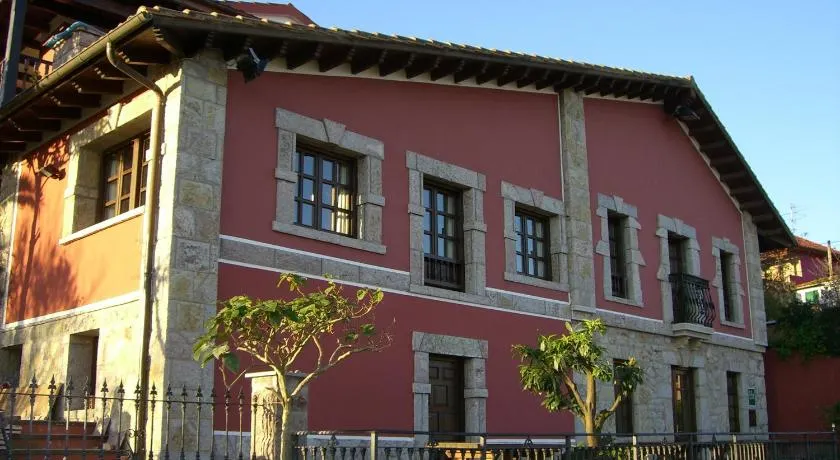 Hotel La Curva Ribadesella PARKING - Image 1
