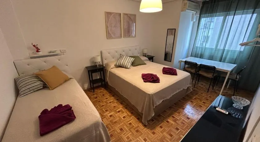 Habitaciones en Ferrocarril - Image 1