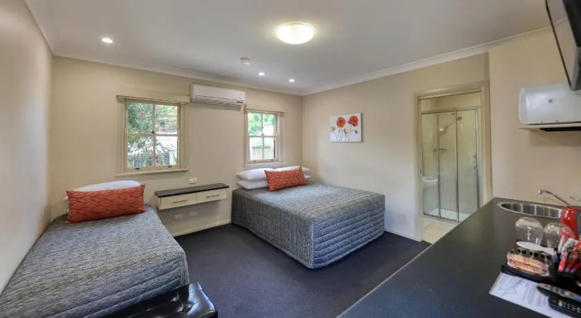 Prince Of Wales Hotel Gulgong - Image 1