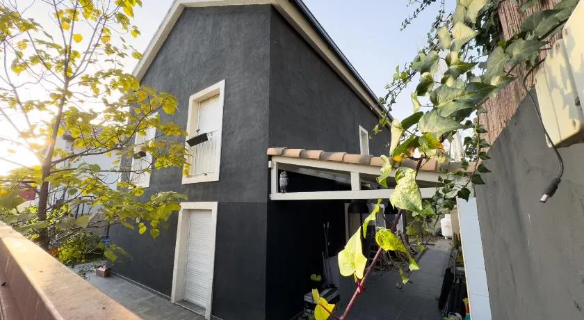 Casa Negra - Image 1