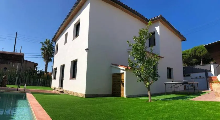 CASA CENTRO DEL PUEBLO CON PISCINA PRIVADA - Image 1