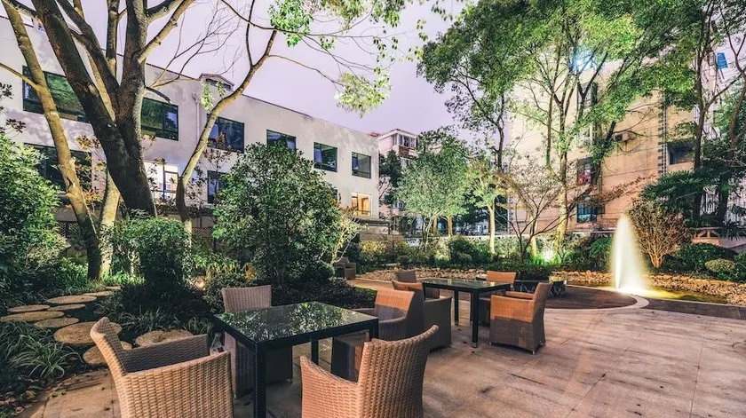 Atour Hotel Qinhuangdao Xiangxi Sea - Image 1