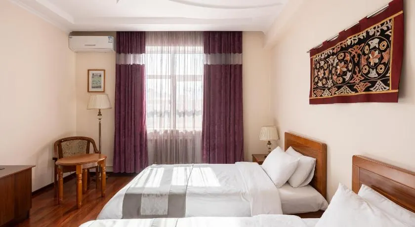 Soluxe Hotel - Image 1