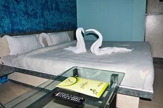 Mahindra Hotel - Image 1