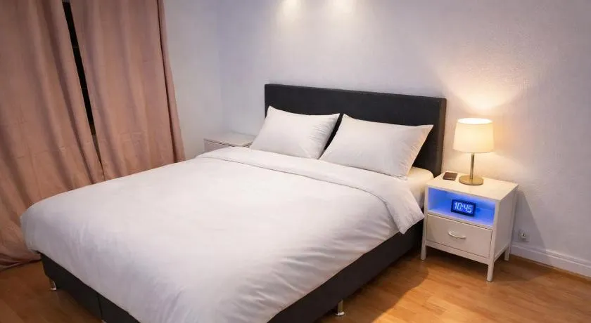 Rooms4Rent - Image 1