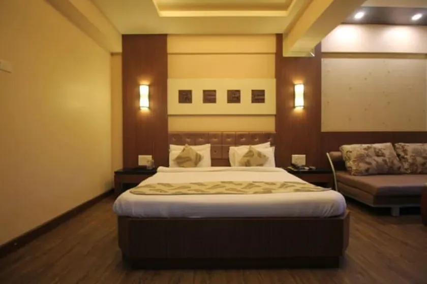 Hotel Mayur - Image 1