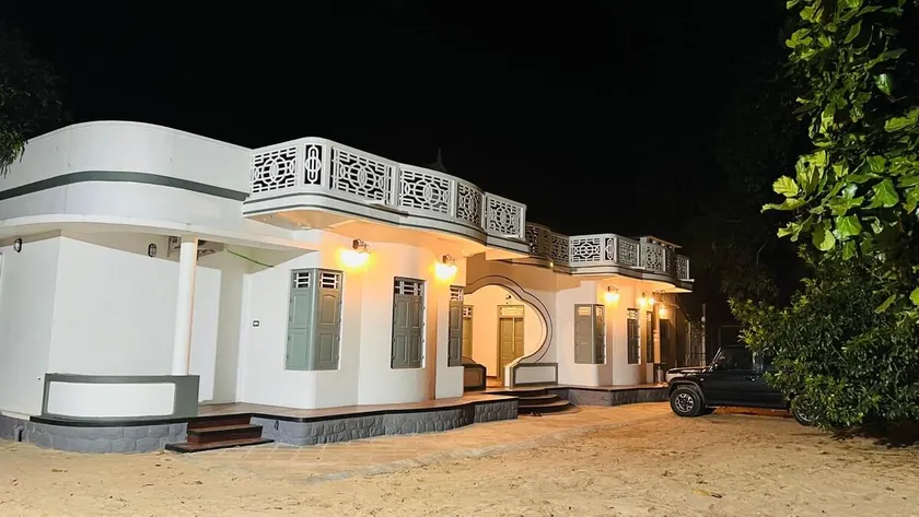 80 Yr old 5 Room entire Villa near beach - Image 1