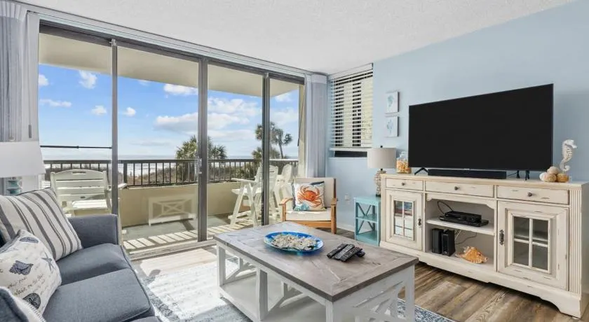 Gorgeous Oceanfront Condo Ideal location with indoor pool, hot tub and elevator - Image 1