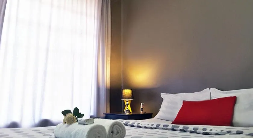 Cozy Hatfield Condo - Image 1