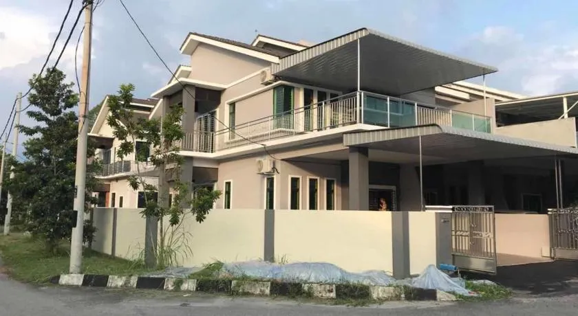 Family Homestay - Image 1