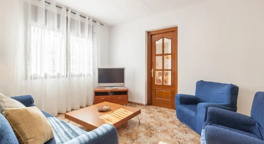 Casa vacanze \"Villa Julia\" con terrazza privata, Wi-Fi e aria condizionata - Image 1