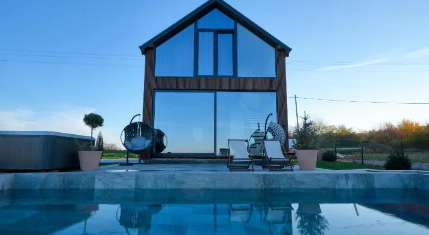 Oasis Pool House - Image 1