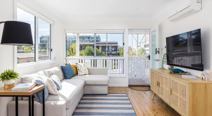 Shoal Bay Beach House Three - Image 1