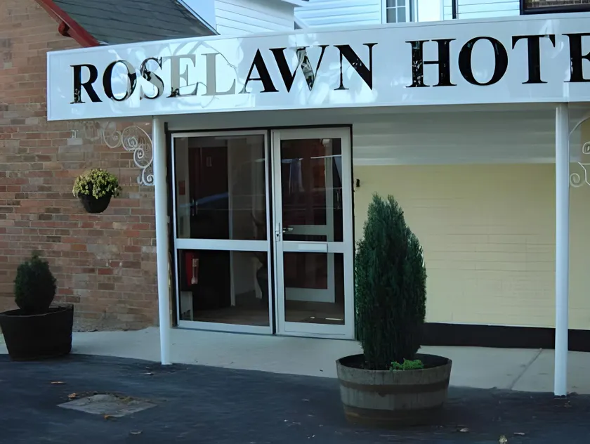 Roselawn Hotel - Image 1
