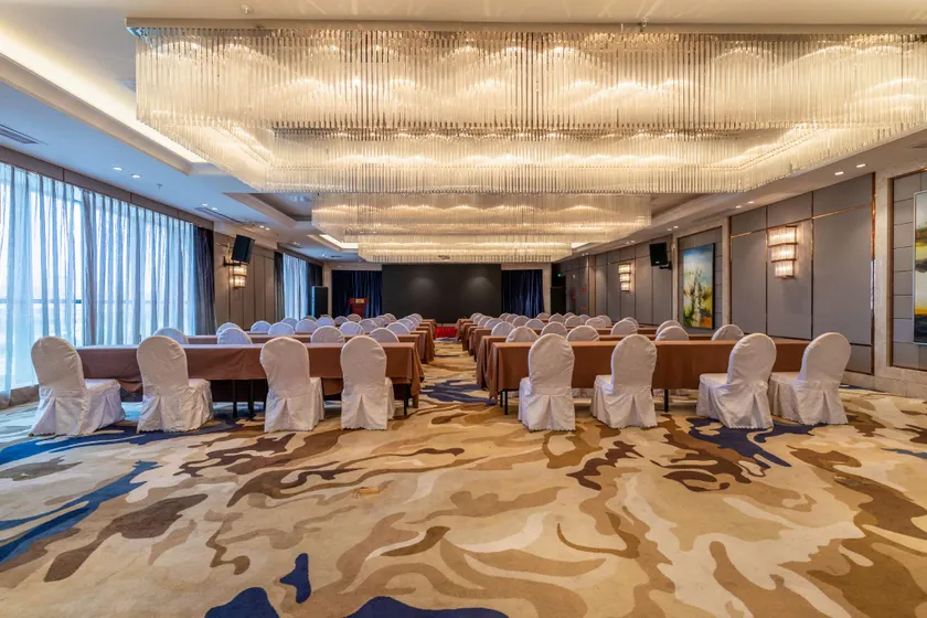 Guomao Hotel - Image 1