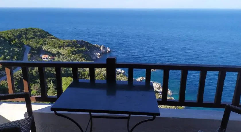 Triple studio apartment in Mylopotamos Beach - Image 1