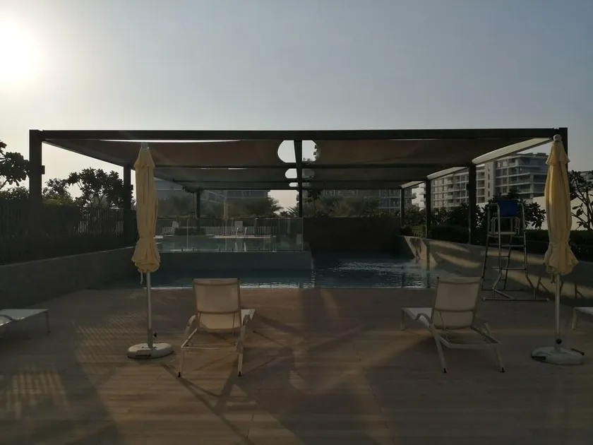 Nasma Luxury Stays - Elegant Condo With City Views And Dubai Skyline - Image 1