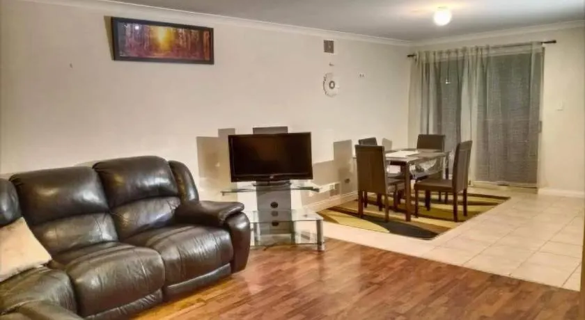2BR luxury house in Piccadilly - Image 1