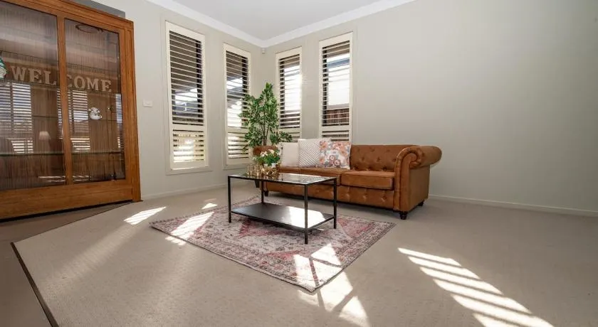 Entire 4 Bed Rooms Sanctuary - Image 1