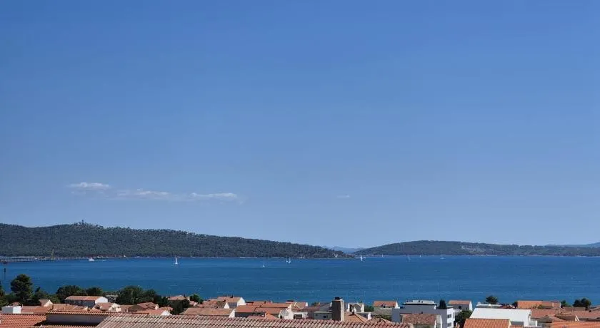 Kaštela Karlovo - Image 1