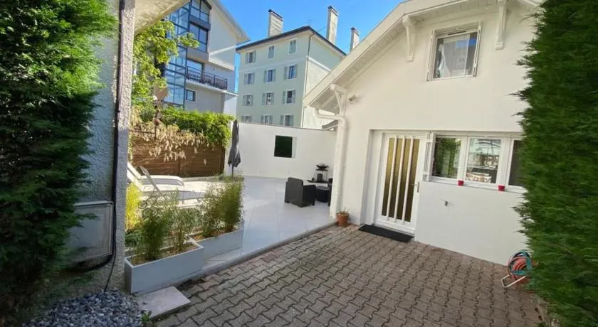 Tiny House - maison de ville au centre d'Annecy : terrasse & climatisation - Image 1