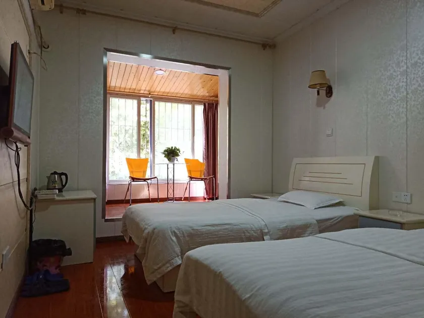 Yayuan Hotel - Image 1