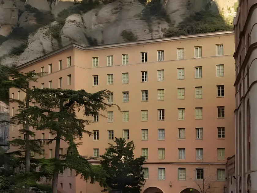 Apartamentos Montserrat Abat Marcet - Image 1