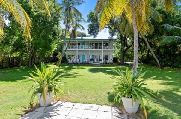 Little Bay Cottage - Image 1