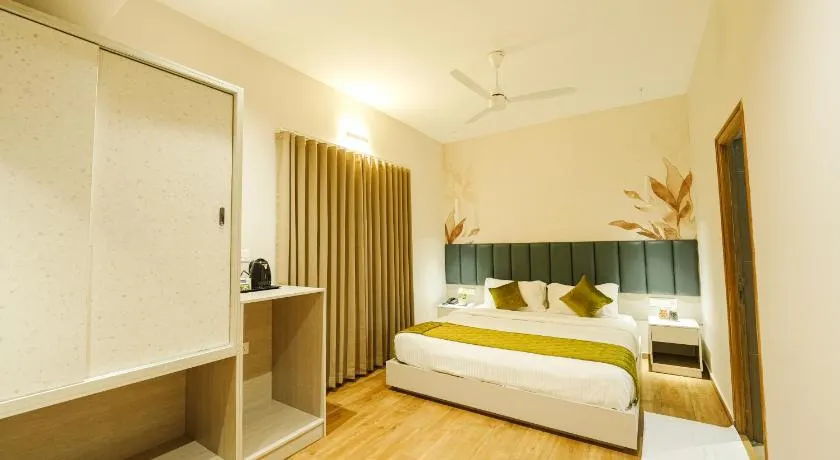 M Suites And Hotel - Image 1