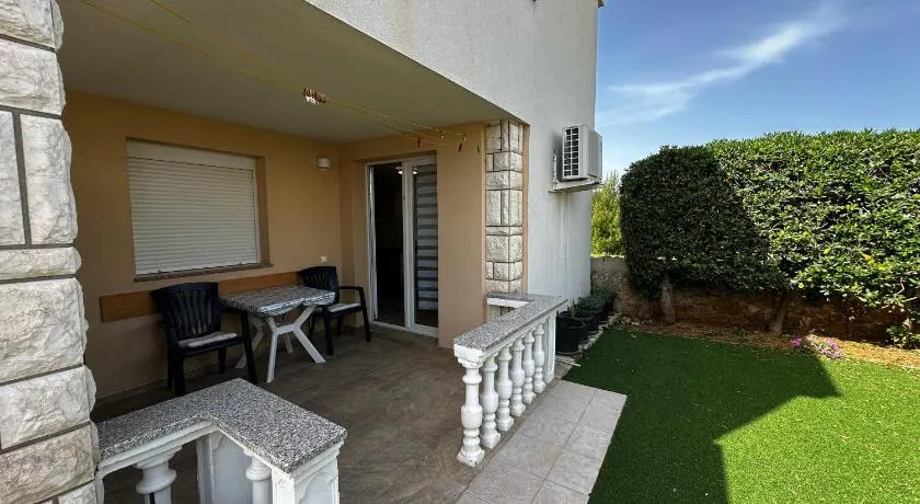 Royal Diana Apartments - Image 1