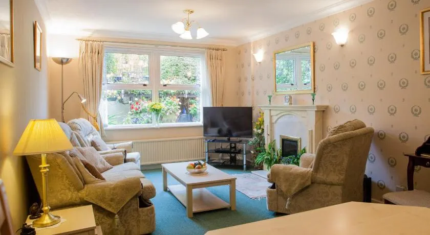 Oil Mill Lane Holiday Cottage - Image 1
