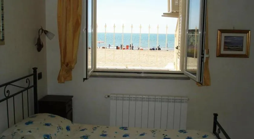 Camere Sul Mare - Image 1