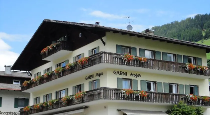 Garni Hofer - Image 1