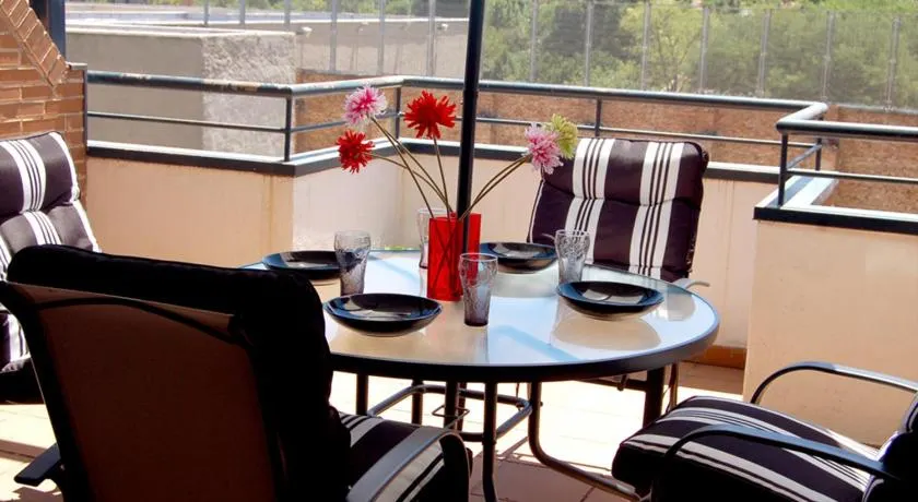 Apartamentos Cinco Rosas - Image 1