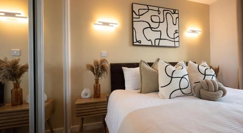 1BR River View - Parking - Sleeps 4 - Image 1