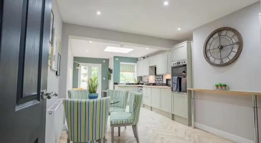 Lower Chestnut House, 2 Bedroom, Central Worcester - Image 1